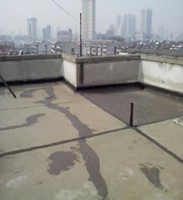 银海漏水维修 楼顶漏水是什么原因，楼顶漏水维修方法是什么?